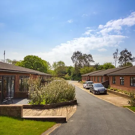 The Lakes Rookley Exterior photo The Village at The Heights