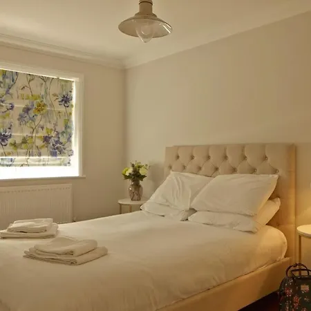 The Lakes Rookley Room photo