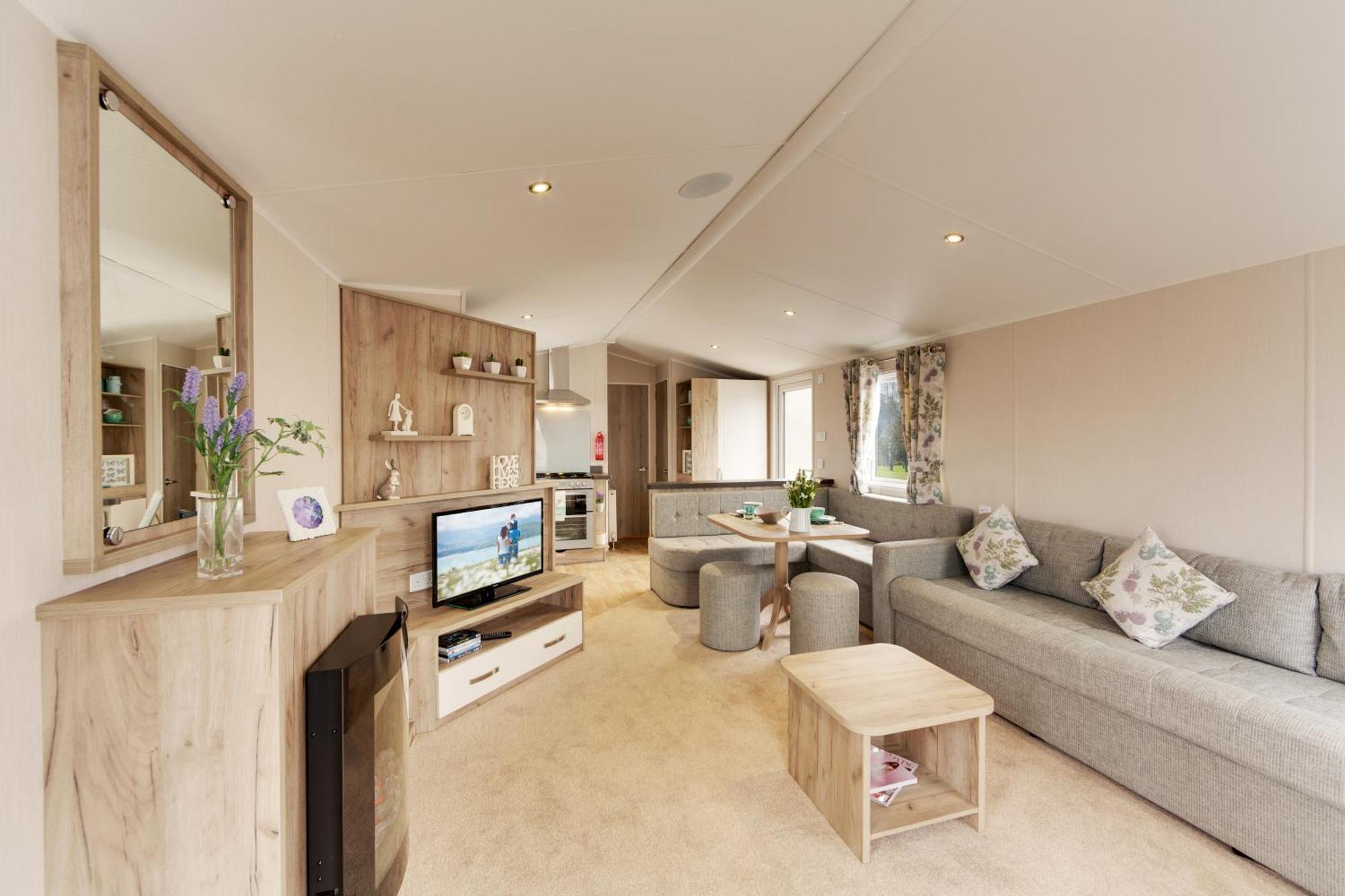 The Lakes 5*