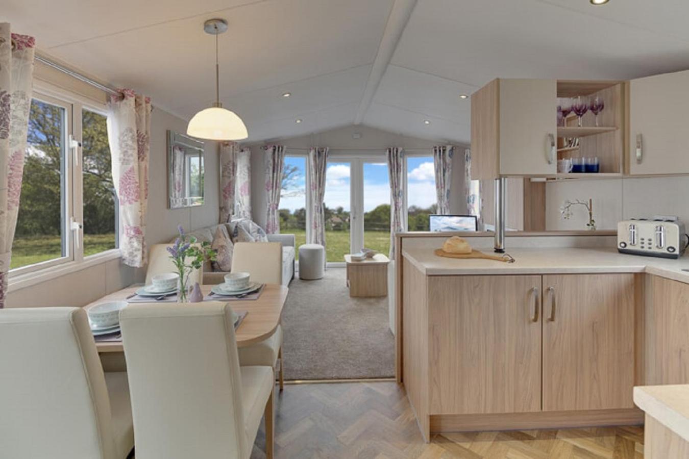 The Lakes 5* Rookley