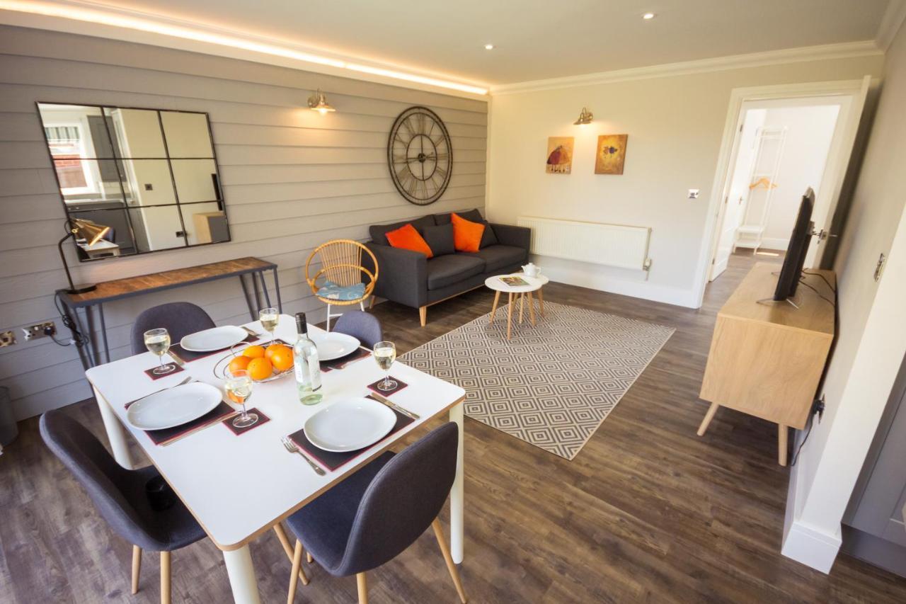 The Lakes 5*